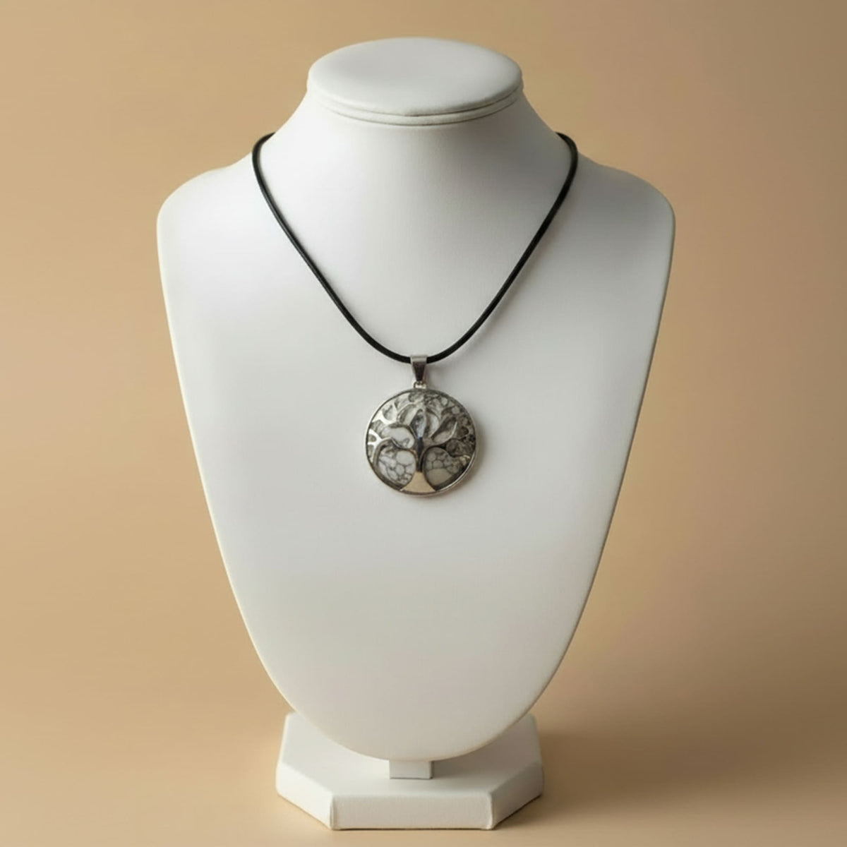 Colar Árvore Howlite Branco