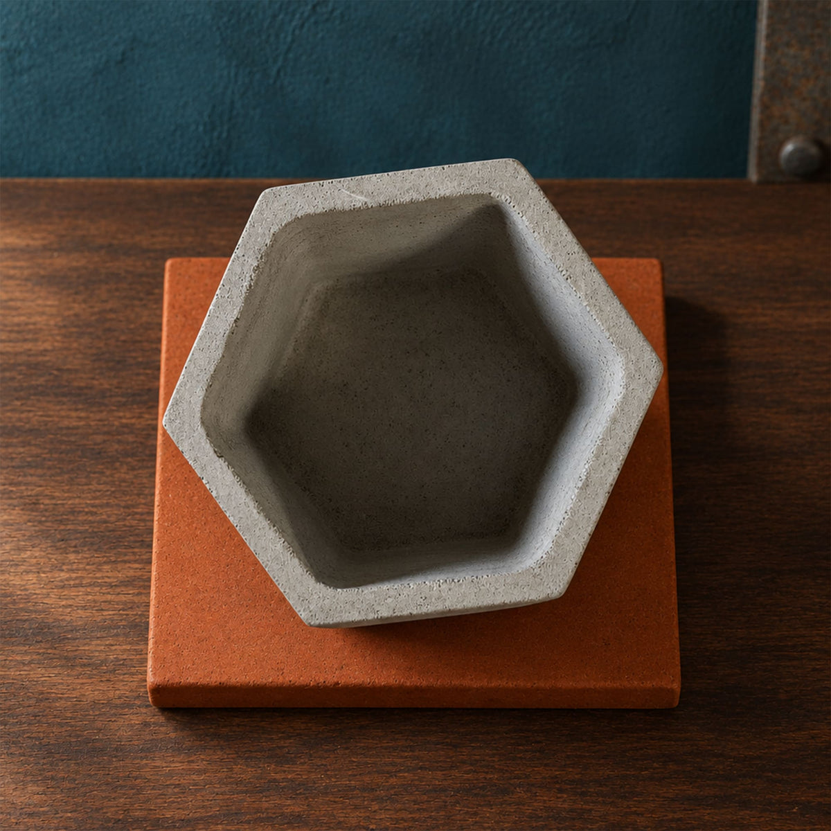 Copo Hexagonal em Cimento
