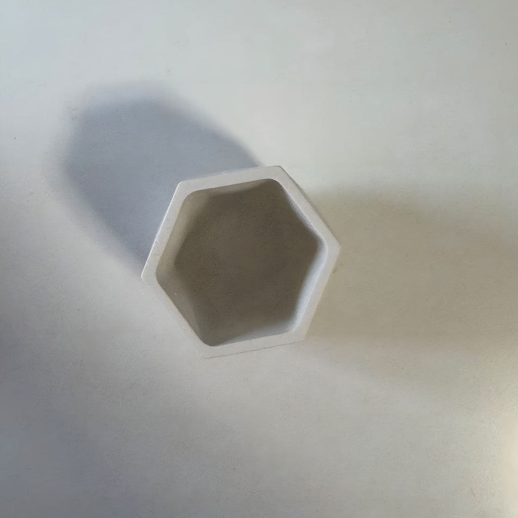 Copo Hexagonal em Gesso