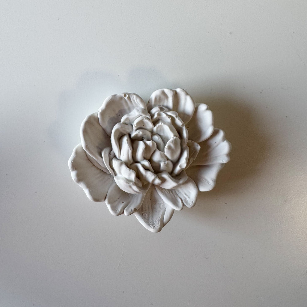Flor Decorativa em Gesso