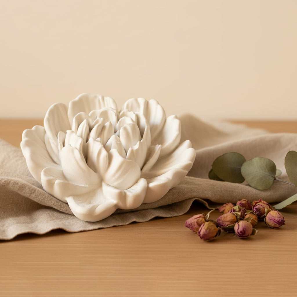 Flor Decorativa em Gesso