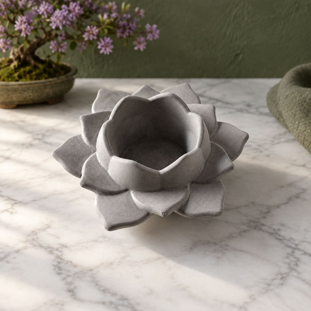 Porta-velas Flor de Lótus em Cimento