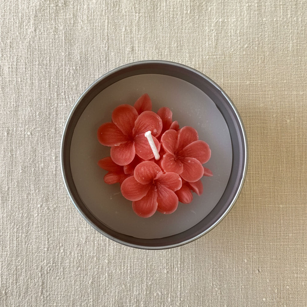 Vela Flor Plumeria em Lata
